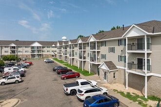 Eagle Pointe (2550 Voyageur) in Hastings, MN - Foto de edificio - Building Photo