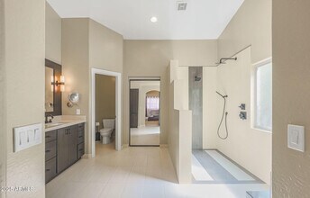 7646 E Rose Garden Ln in Scottsdale, AZ - Building Photo - Building Photo