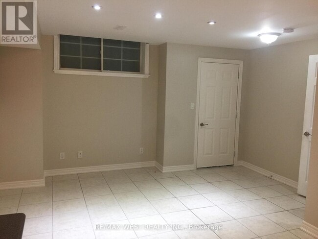 150 Wiltshire Ave in Toronto, ON - Building Photo - Building Photo