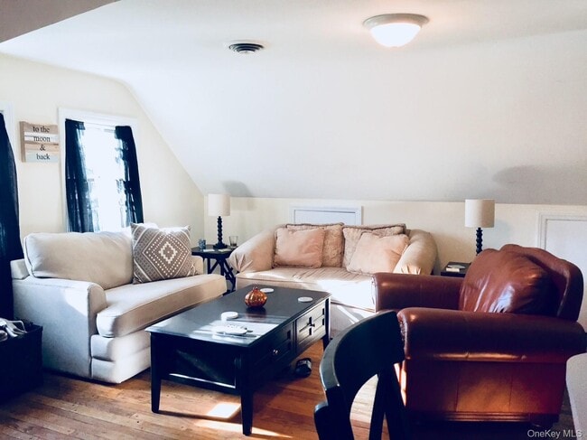 property at 7 Harbor View Rd