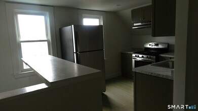 1655 Iranistan Ave in Bridgeport, CT - Building Photo - Building Photo