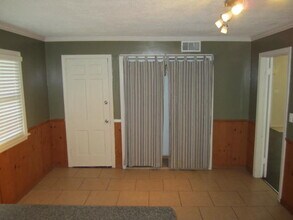 4036 NW 30th Ter in Oklahoma City, OK - Building Photo - Building Photo