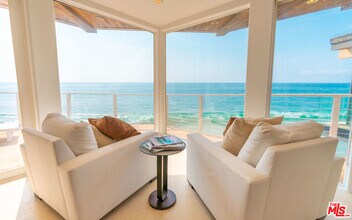 27112 Malibu Cove Colony Dr in Malibu, CA - Building Photo - Building Photo