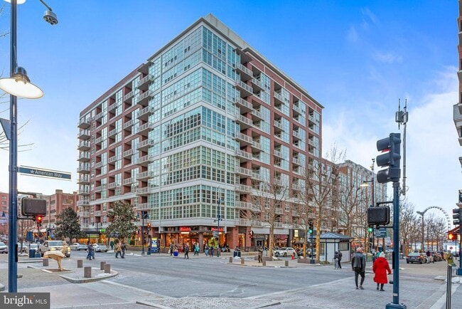 property at 157 Fleet St