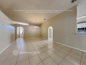 110 Pine Isle Dr in Sanford, FL - Foto de edificio - Building Photo