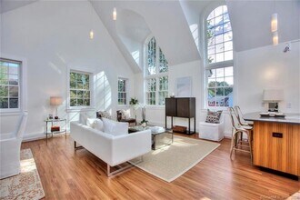 5 Church Ln in Westport, CT - Foto de edificio - Building Photo