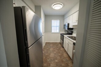 944 Bonham Ave in Wilmington, NC - Building Photo - Building Photo