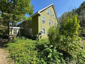 80 Hedding Road in Epping, NH - Building Photo - Interior Photo