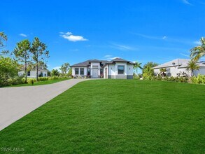 4210 58th Ave NE in Naples, FL - Building Photo - Building Photo