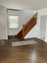25602 Pembroke Ave in Great Neck, NY - Building Photo - Building Photo