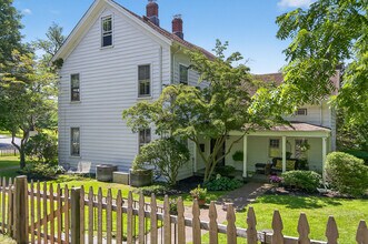 4 Park View Terrace in Huntington, NY - Building Photo - Building Photo