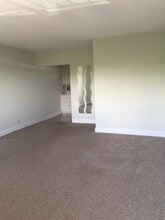 2420 Johnson St, Unit 306 in Hollywood, FL - Building Photo - Building Photo