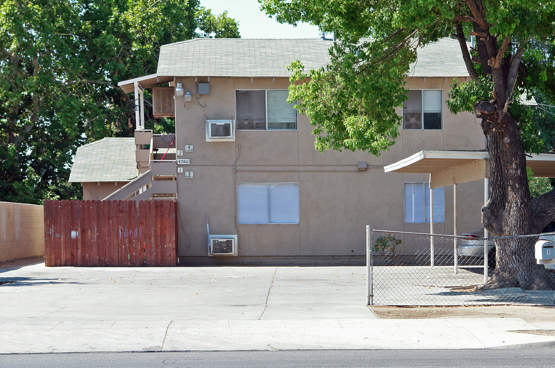 4760 E Olive Ave in Fresno, CA - Building Photo