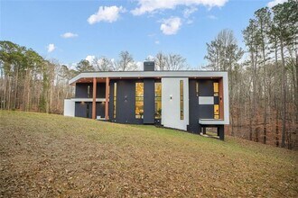 1736 Cox Rd in Roswell, GA - Building Photo - Building Photo