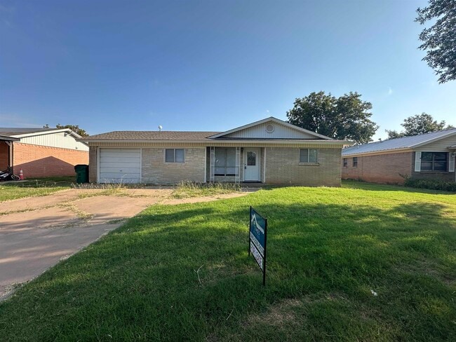 property at 910 Van Horn St