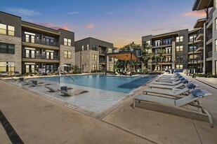 Lookout in Austin, TX - Building Photo