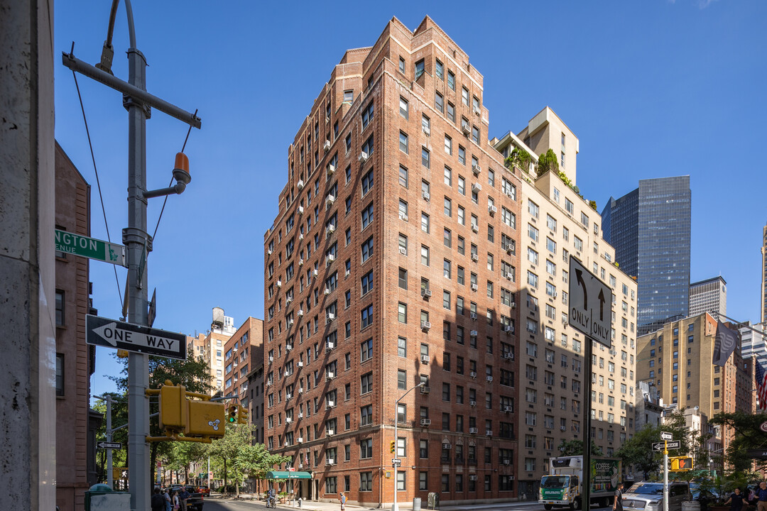 Lindley House in New York, NY - Building Photo