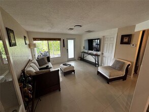 4340 SW 50th St in Fort Lauderdale, FL - Building Photo - Building Photo
