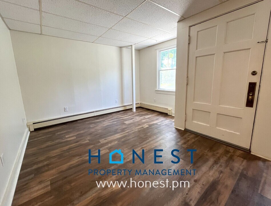 20 Academy St-Unit -2 in Hallowell, ME - Building Photo