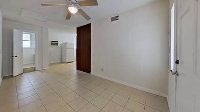 1824 Hendricks Ave in Jacksonville, FL - Foto de edificio - Building Photo