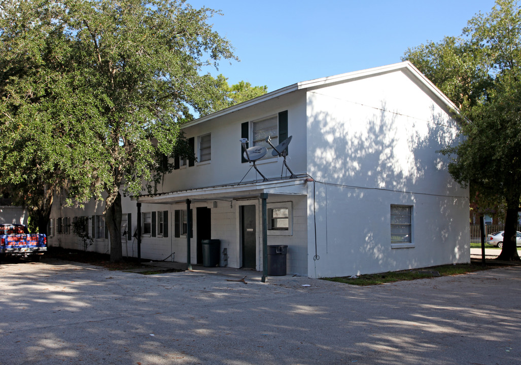 Oak Tree Court Apartments in Orlando, FL - Building Photo