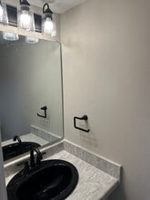 939 Kingsbury Dr, Unit B in Clarksville, TN - Foto de edificio - Building Photo