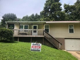 3028 Meadowview Dr in Parkersburg, WV - Building Photo