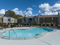 Charleston Oaks Apartments in Madison, AL - Foto de edificio - Building Photo