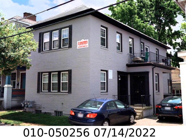 37 E Woodruff Ave in Columbus, OH - Foto de edificio - Building Photo