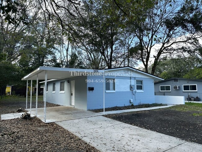 property at 2428 Miss Muffet Ln W