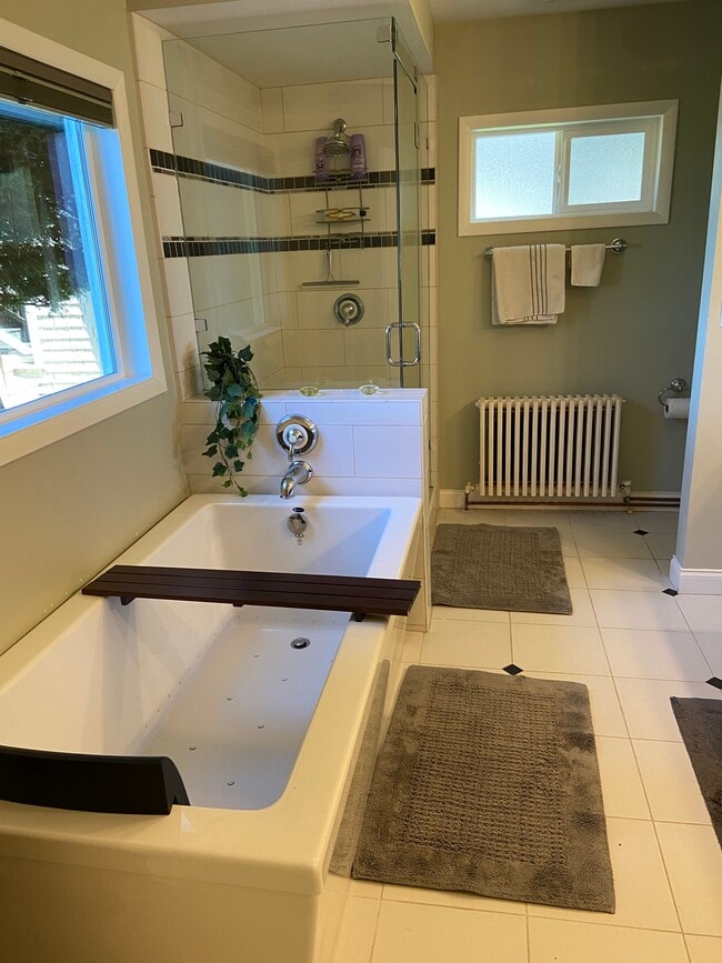 312 S Forest St, Unit South Hill Apartment in Bellingham, WA - Building Photo - Building Photo