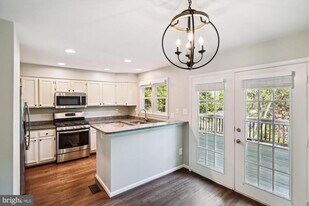 1293 Quaker Hill Dr in Alexandria, VA - Building Photo