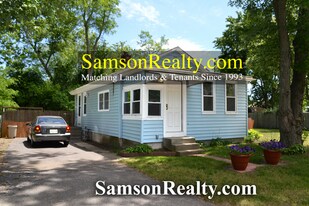 84 Ryan Ave in Warwick, RI - Building Photo