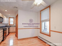 24 Burnside Ave, Unit 4 in Somerville, MA - Foto de edificio - Building Photo