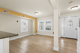 533 37th St in Norfolk, VA - Building Photo - Building Photo