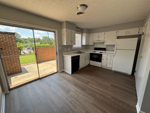 110 Townhouse Dr in Whiteville, NC - Building Photo - Building Photo