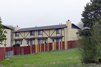 1981 Mineola Ct in Colorado Springs, CO - Foto de edificio - Building Photo