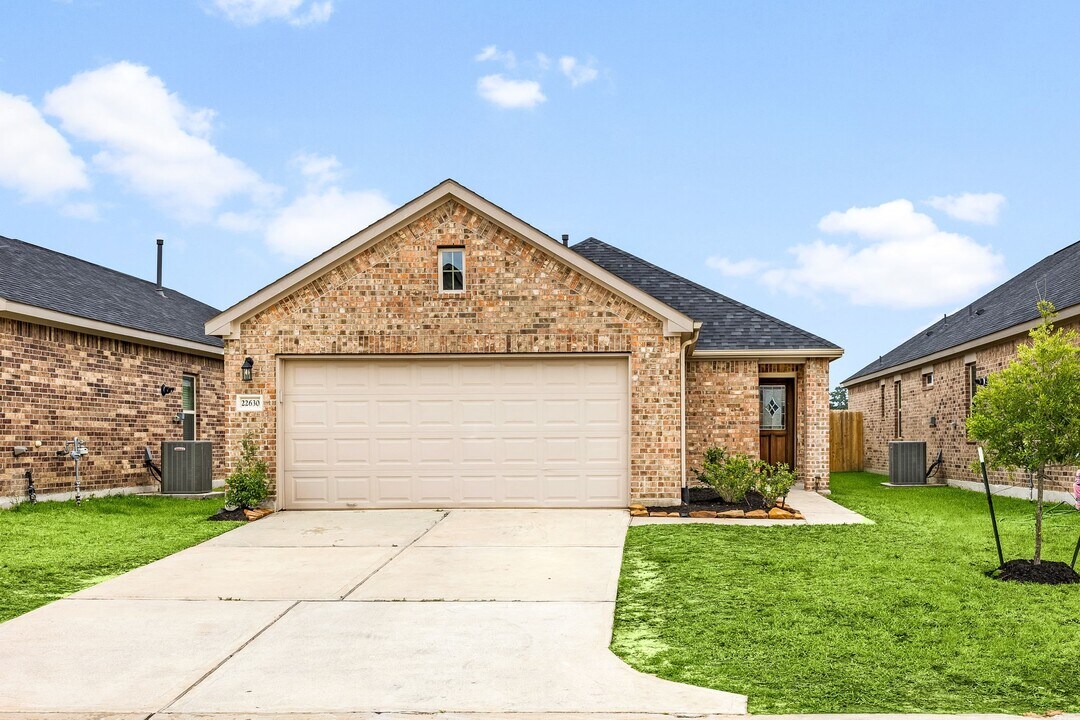 22630 Rosebush Hl Rd in Tomball, TX - Building Photo