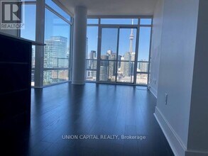 90-2290 Stadium Rd in Toronto, ON - Building Photo - Building Photo