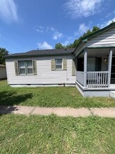 2206 NW 19th St in Lawton, OK - Building Photo - Building Photo