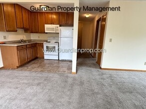 3308 E 38th St in Minneapolis, MN - Building Photo - Building Photo