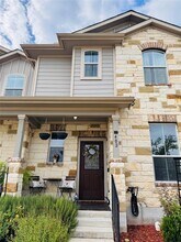402 Crater Lake Dr in Pflugerville, TX - Building Photo - Building Photo