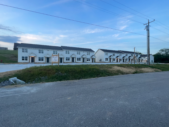 property at 21 Jacksons Ln