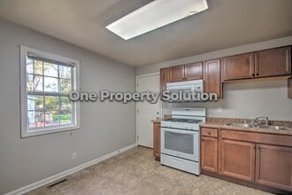 15 Lincoln Ave in New Chicago, IN - Building Photo - Building Photo