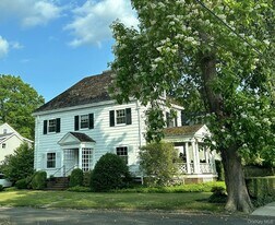 11 Maple Ave in Larchmont, NY - Building Photo