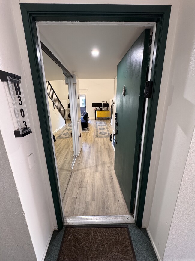 5460 White Oak Ave, Unit H303 in Encino, CA - Building Photo - Building Photo