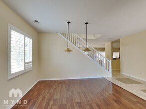 807 Via Bahia in San Marcos, CA - Building Photo - Building Photo