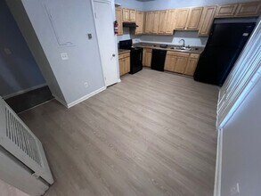 8295 Glenwoods Terrace in Riverdale, GA - Building Photo - Building Photo