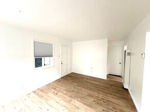 5951 1/2 19th Ave in Sacramento, CA - Building Photo - Building Photo