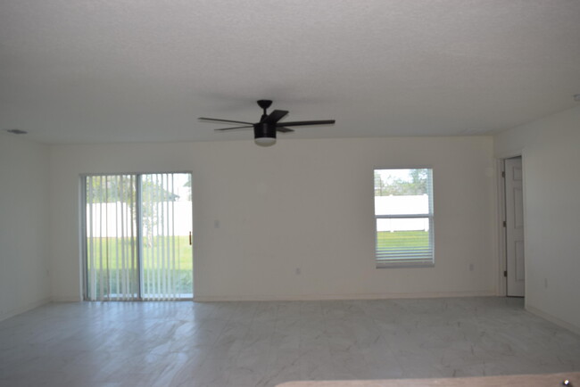 3949 SW Savona Blvd in Port St. Lucie, FL - Building Photo - Building Photo